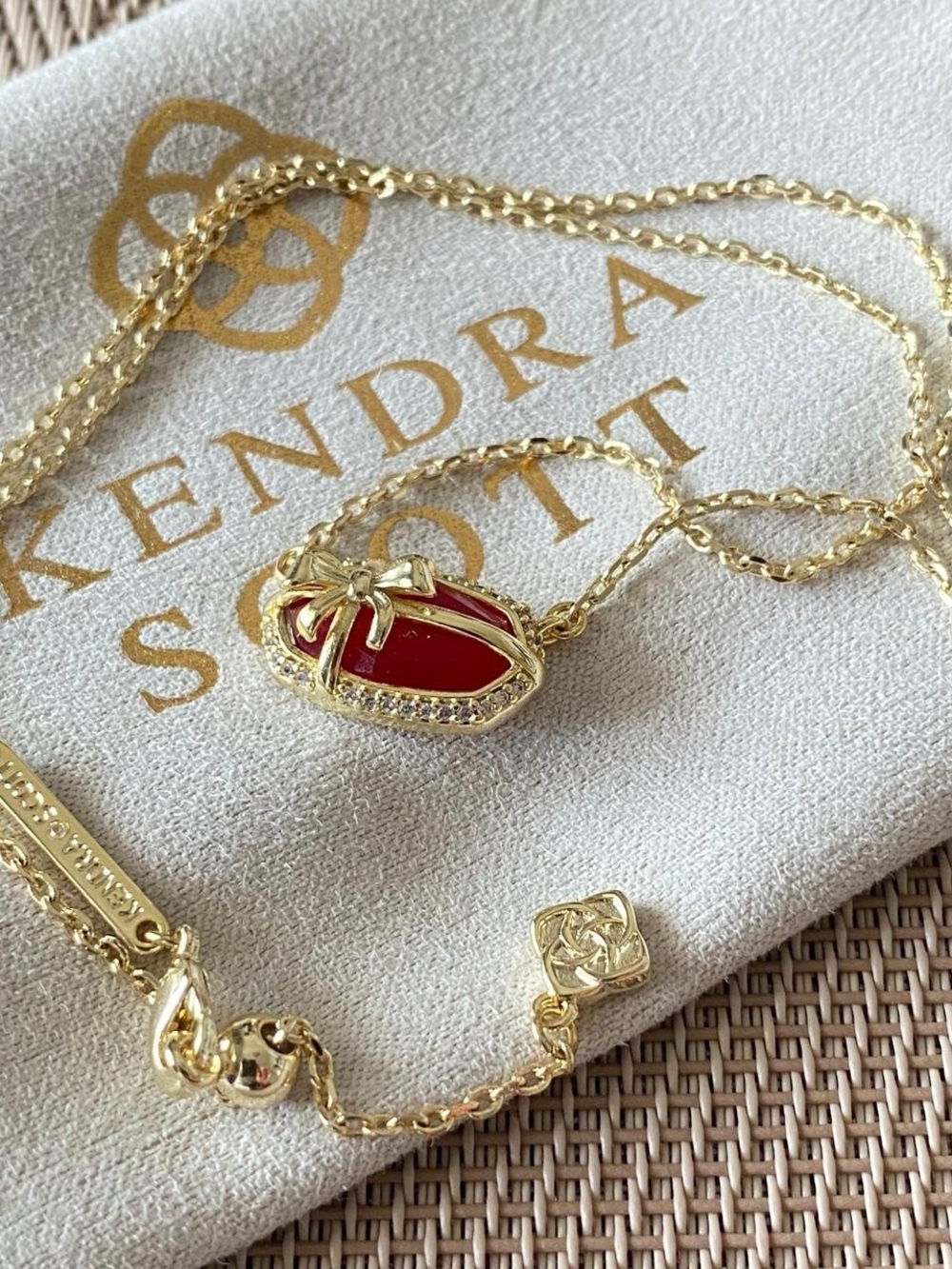 Kendra Scott Elisa Bow Gold Short Pendant Women’s Necklace Red